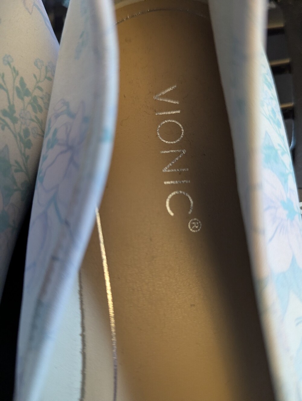 NWOT Women's Vionic Pastel Floral Ballerina Flats Sz 9 Fits Like 8.5 - Picture 2 of 4